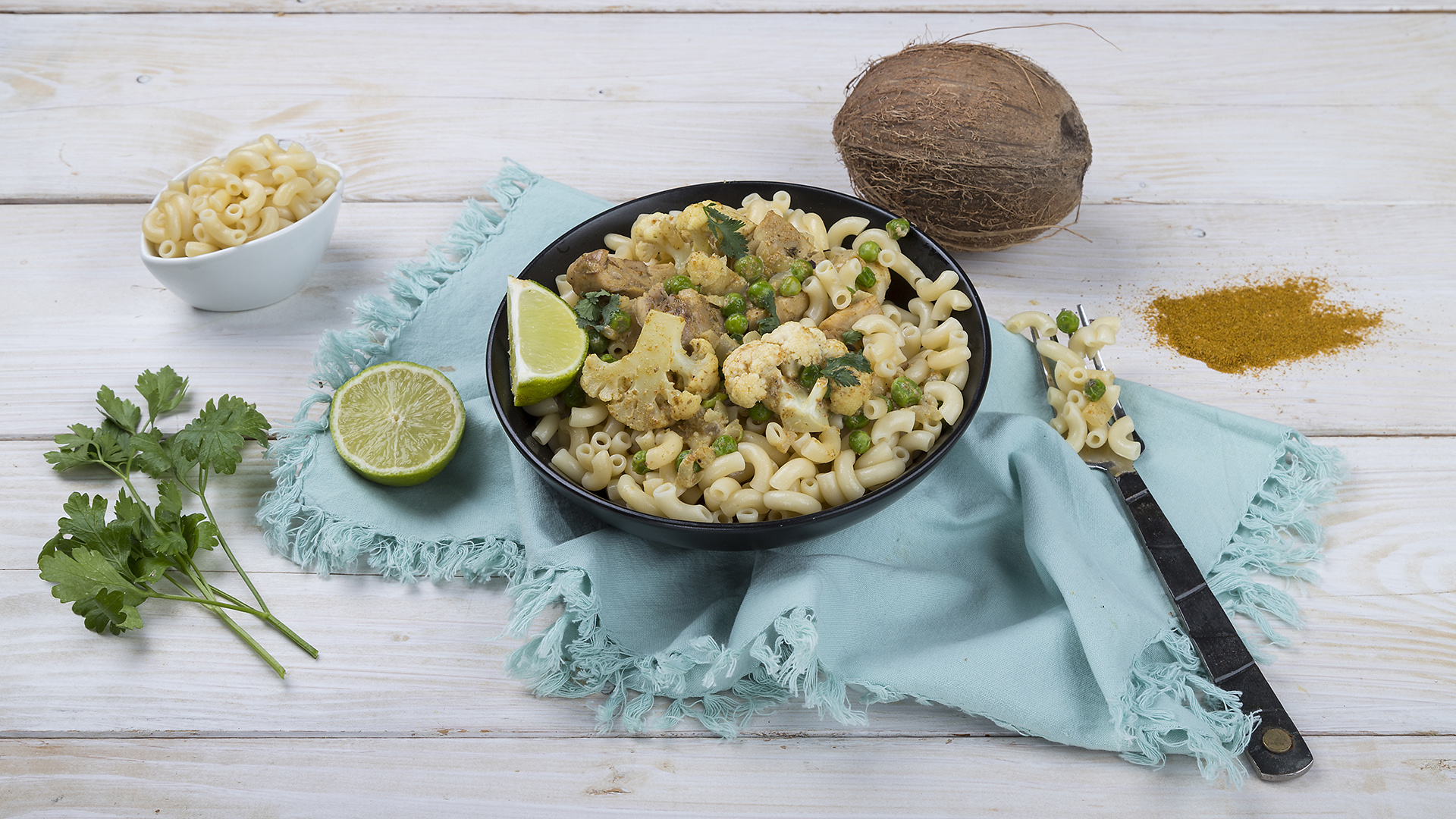Elbow pasta with chicken, vegetables and curry MISKO