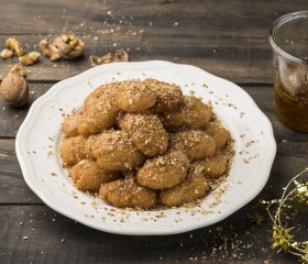 συνταγη για μελομακαρονα με σιμιγδαλι